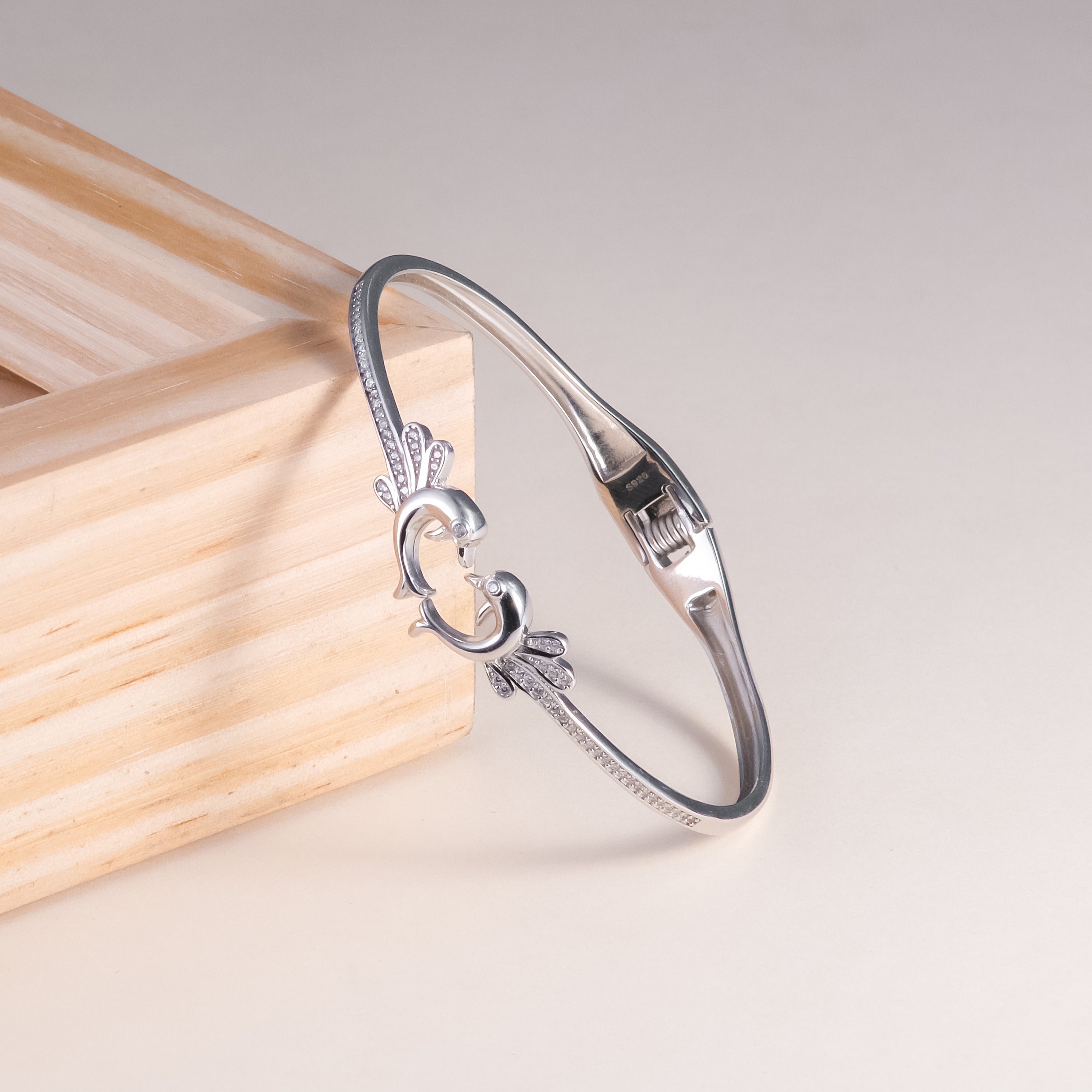 92.5 Silver Dolphine So Cute Bangle Bracelet