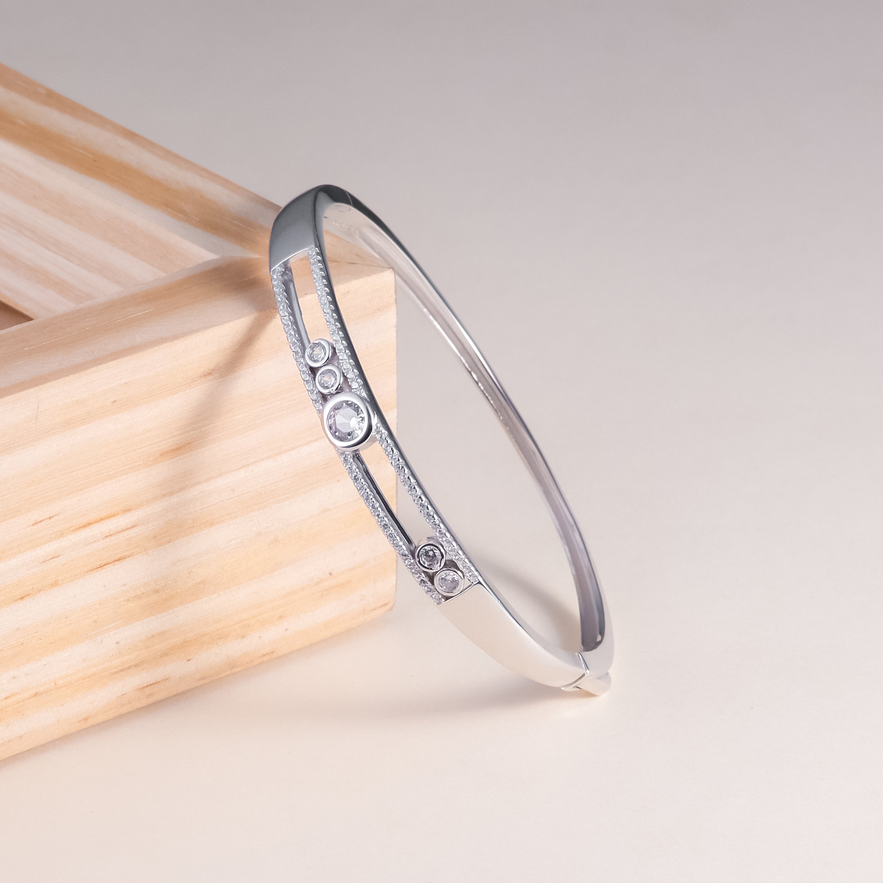 92.5 Silver Moving Stone Bracelet