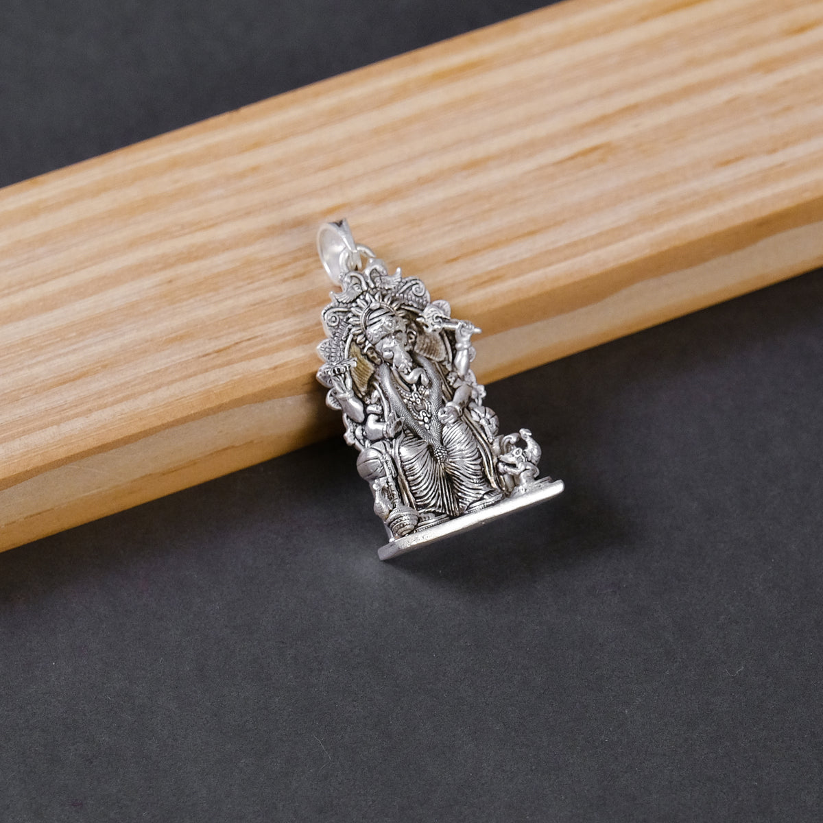 Silver Ganesh Idol Pendant – Detailed Ganpati Design | 9.65g