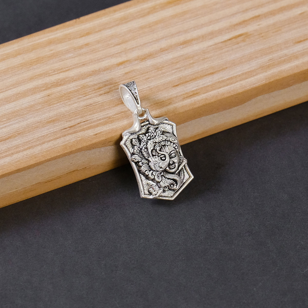 Silver Ganesh Artistic Pendant – Designer Face Carving | 3.94g