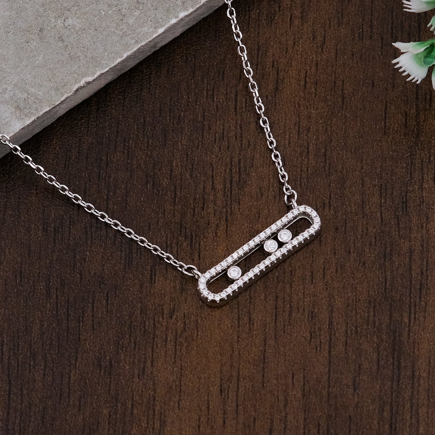 Silver Moving  Stones Chain Pendant set