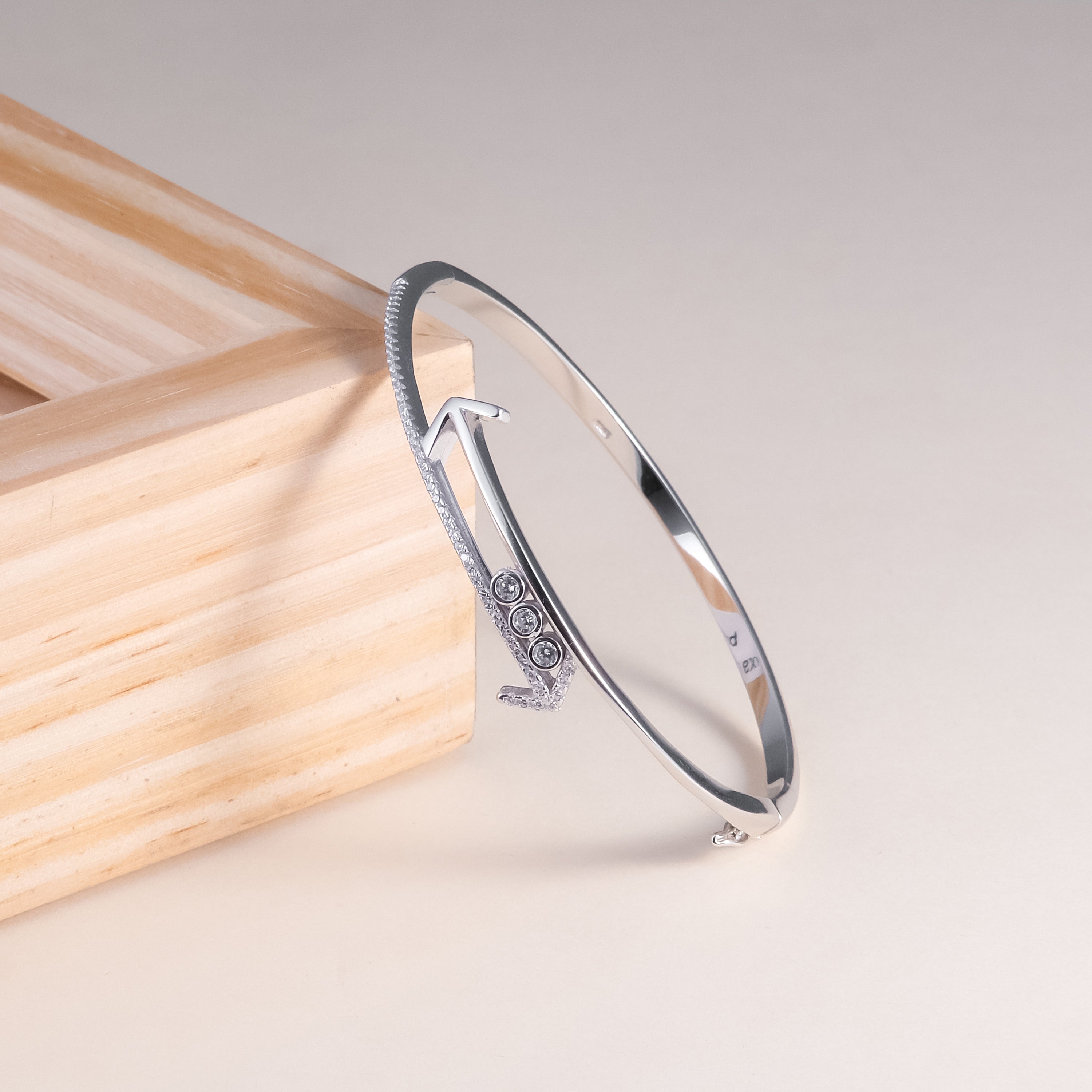Silver Moving Stone Bracelet