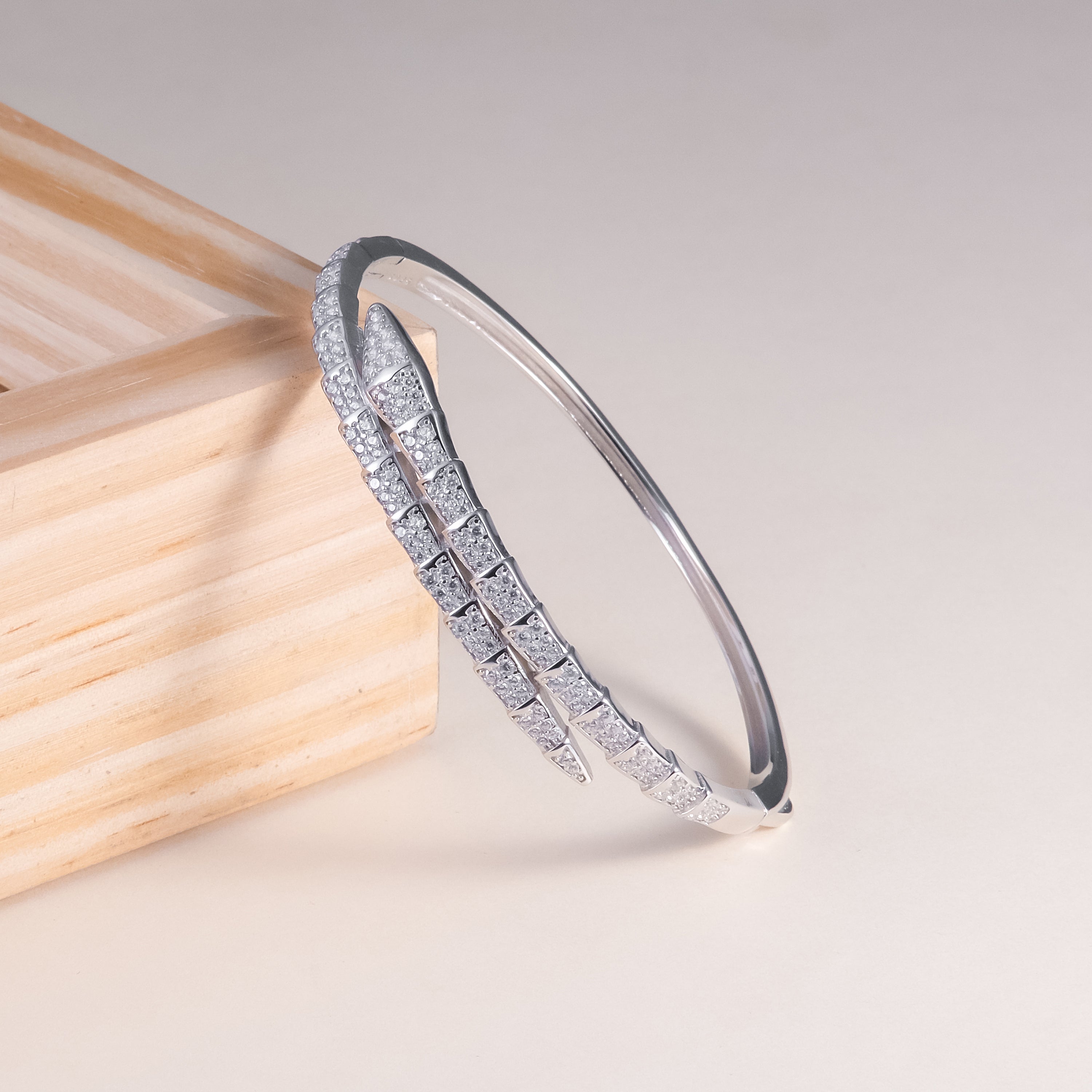 92.5 Silver monalisa Snake Shape Bracelet