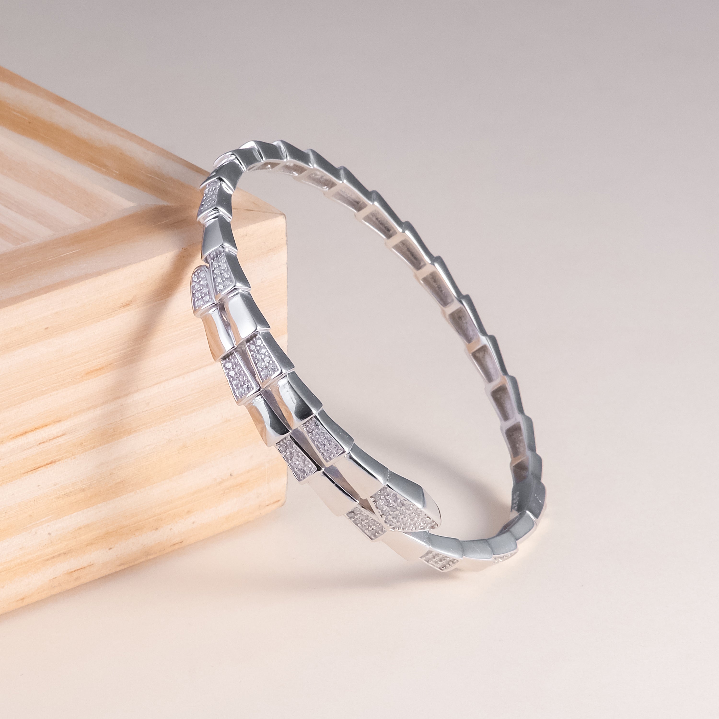 92.5 Silver monalisa Snake Shape Bracelet