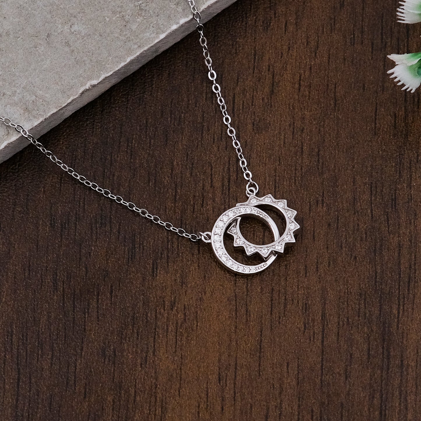Silver Interlocking loop Pendant Chain set