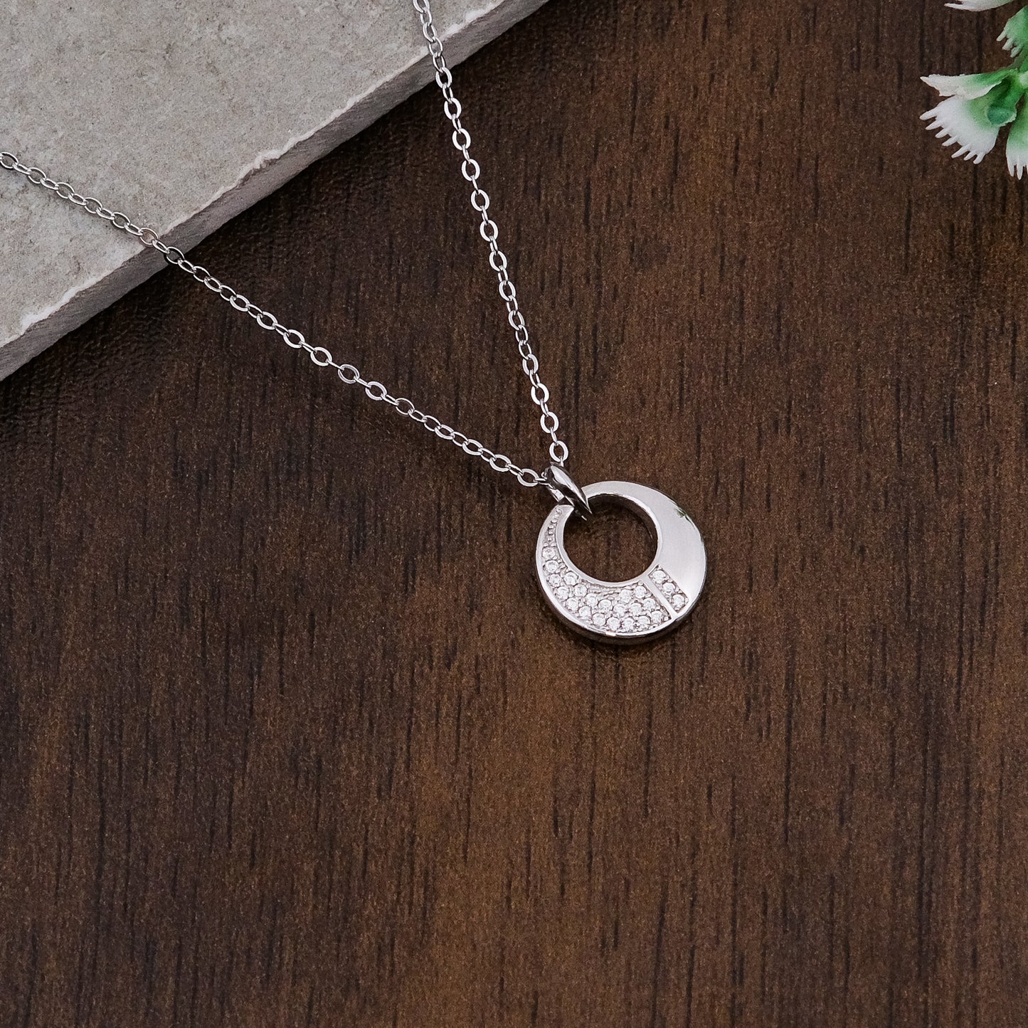 Silver Interlocking loop Pendant Chain set