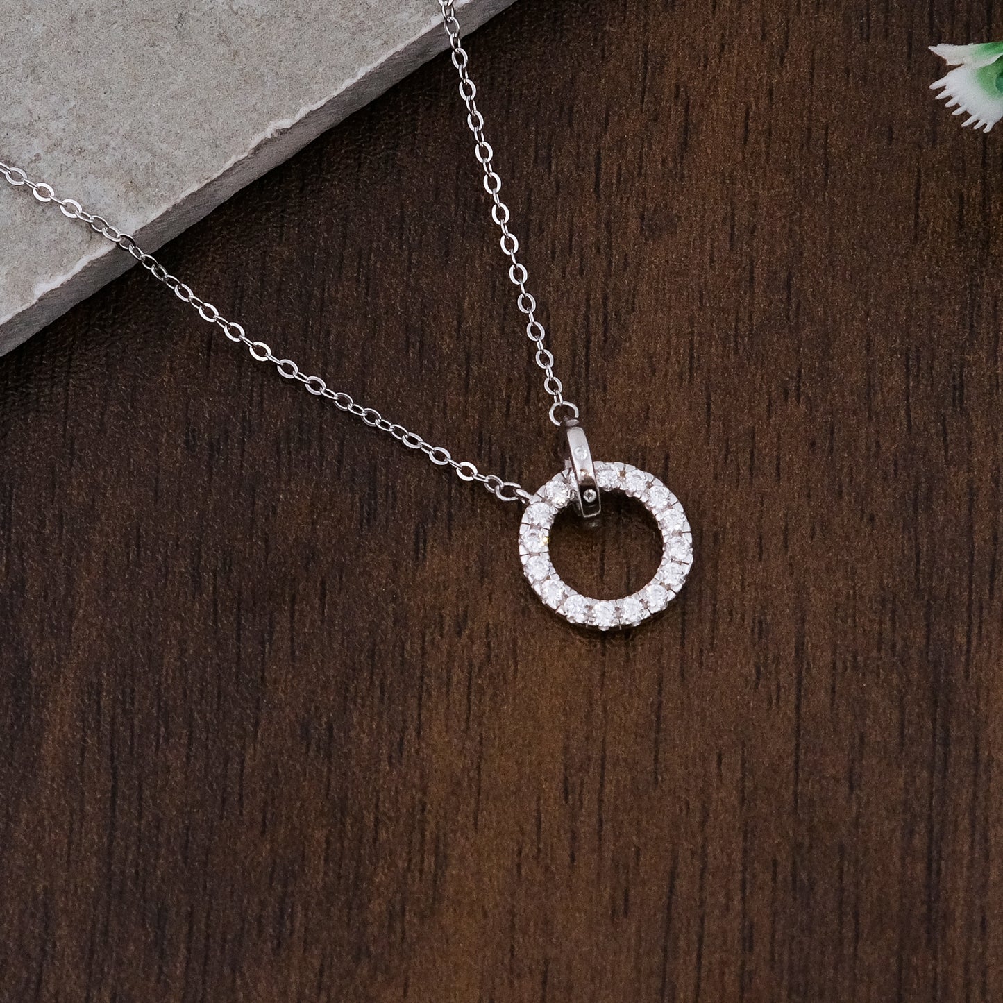 Silver Interlocking loop Pendant Chain set