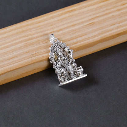 Silver Ganesh Idol Pendant – Detailed Ganpati Design | 9.65g