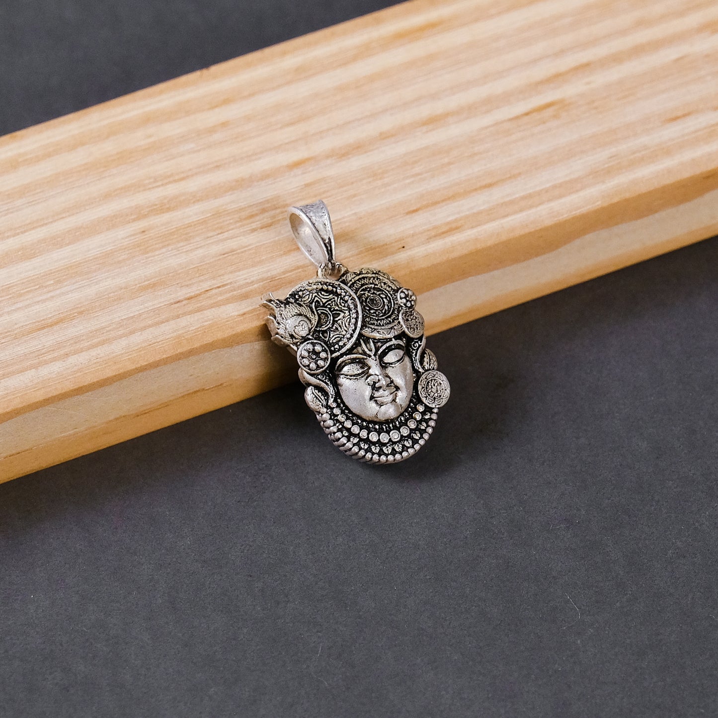 Silver Tribal God Face Pendant – Round Traditional Design in Silver | 6.55g