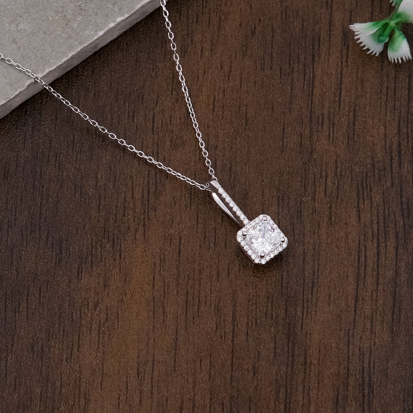 Silver Solitaire Cube Pendant chain set