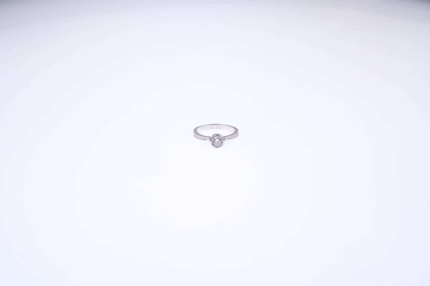 92.5 Sterling Silver Single Stone ladice Ring