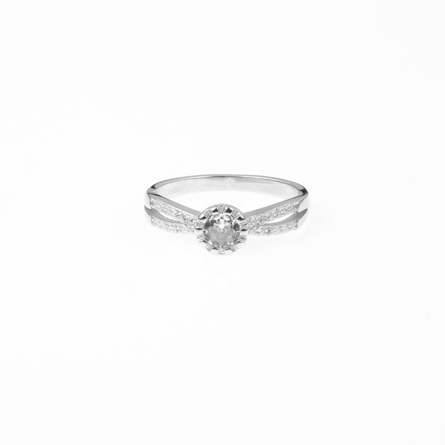 92.5 Sterling Silver Single Solitaire ladice Ring