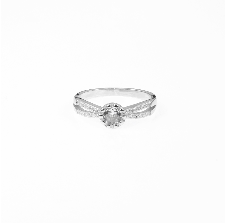92.5 Sterling Silver Single Solitaire ladice Ring